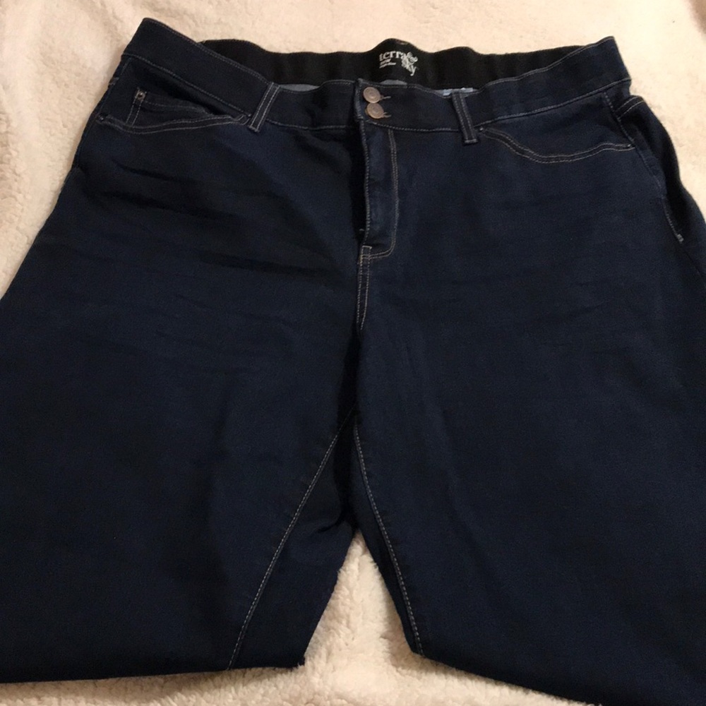 Plus Size 20W High Rise Wide Leg Cropped Jeans